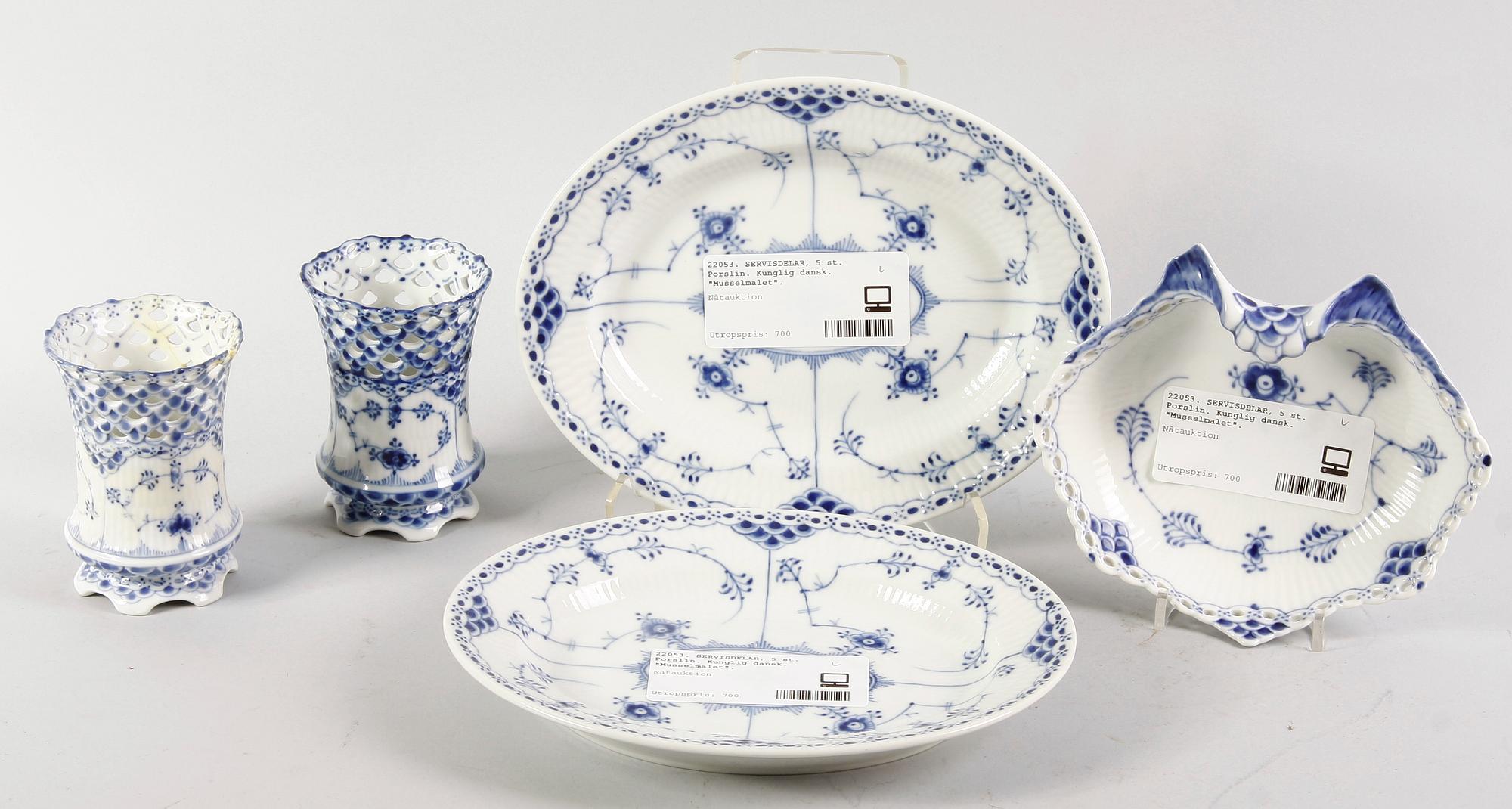 SERVISDELAR, 5 st. Porslin. Kunglig dansk. "Musselmalet".