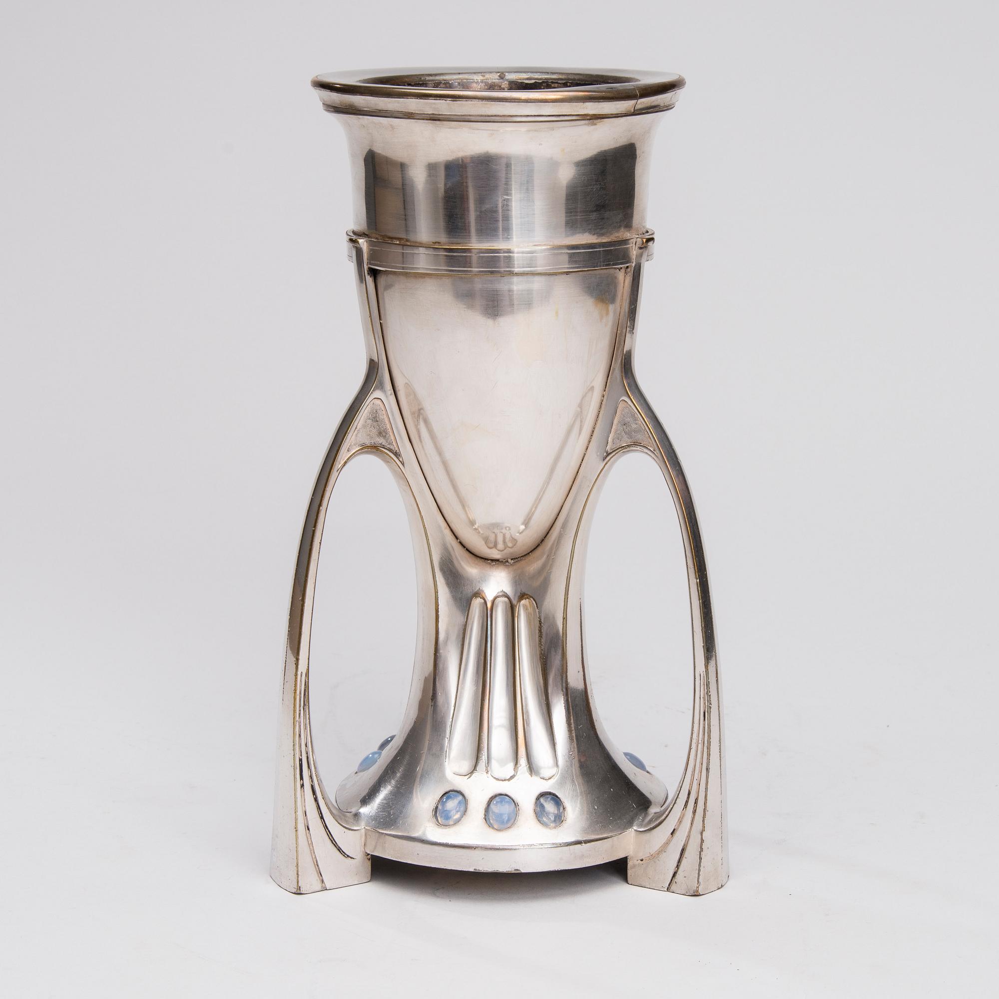 VAS, försilvrad mässing, Jugend, 1900-talets början.