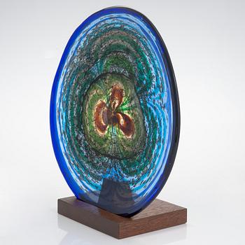 Björn Weckström, a decorative glass plate signed Björn Weckström Nuutajärvi Notsjö -77.