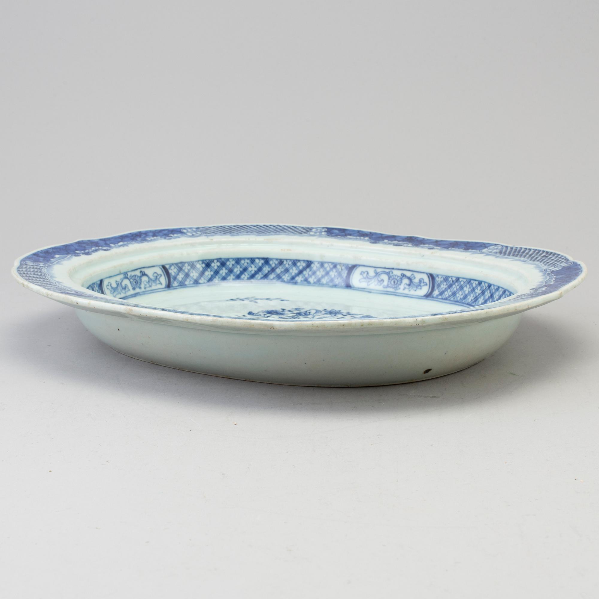SERVERINGSFAT, Kina, porslin, Qianlong (1736-95) .