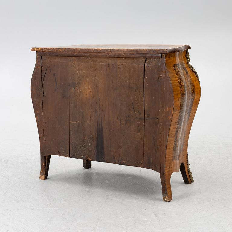 Bureau, attributed to Jacob Sjölin (master in Köping and Kungsör 1767-1785), Rococo.