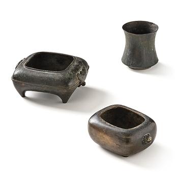 1002. A group of three bronze vessels, Ming dynasty and older.