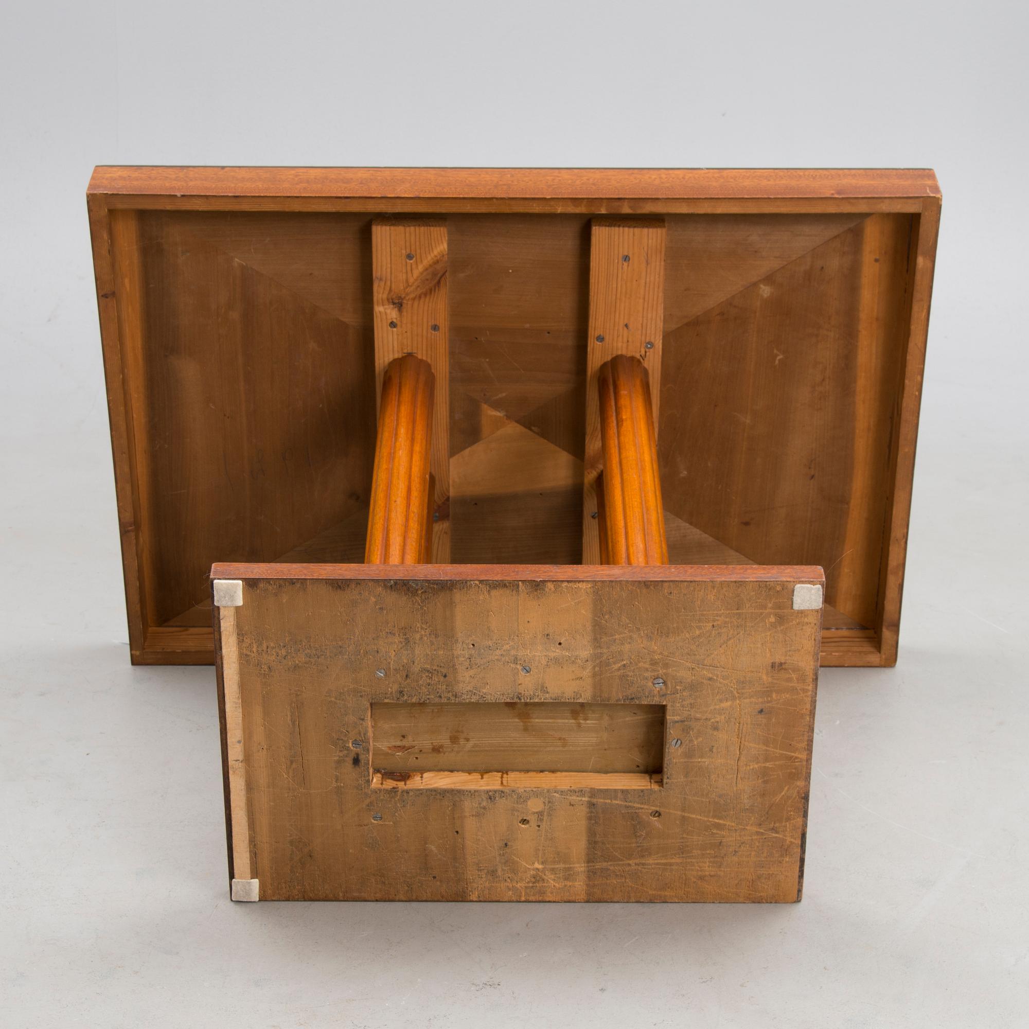 An early 20th century six-piece set of furniture by Armas Lindgren and Onni Tarjanne.
