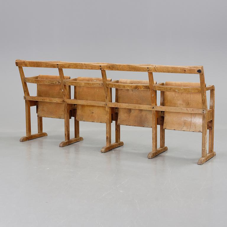 TEATERBÄNK, omkring 1900-talets mitt.