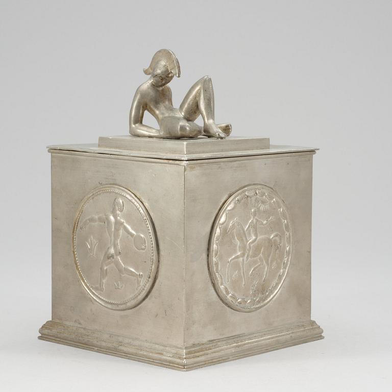 A Svenskt Tenn pewter box, Stockholm 1928.