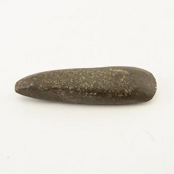 Arrowheads, stone axes, etc., seven pieces, Neolithic.