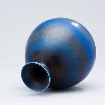 A Berndt Friberg stoneware vase, Gustavsberg Studio 1970.