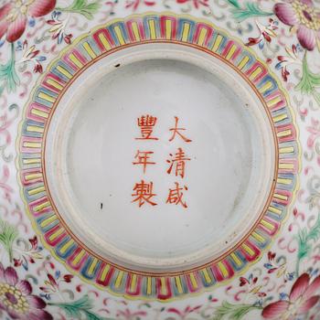 SKÅLAR, 1 par, porslin, Kina, 1900-tal.