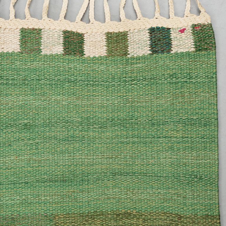 Marianne Richter, Matta, "Muren grön", rölakan, ca 250,5-254,5 x 172-173 cm, signerad AB MMF MR.