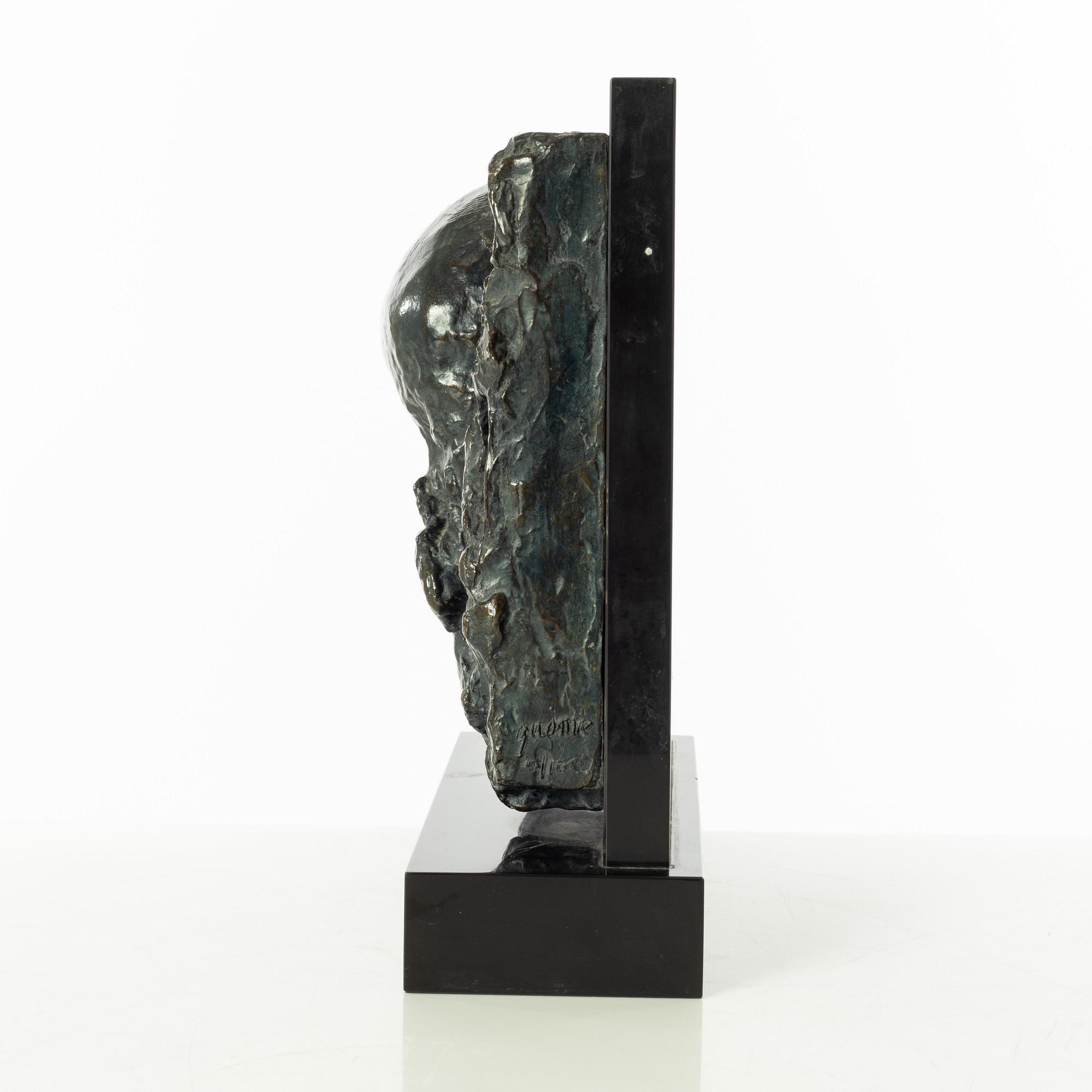 Gudmar Olovson, relief/skulptur. Signerad. Numrerad. Gjutarstämpel. Brons, total höjd 29 cm, längd 24 cm.