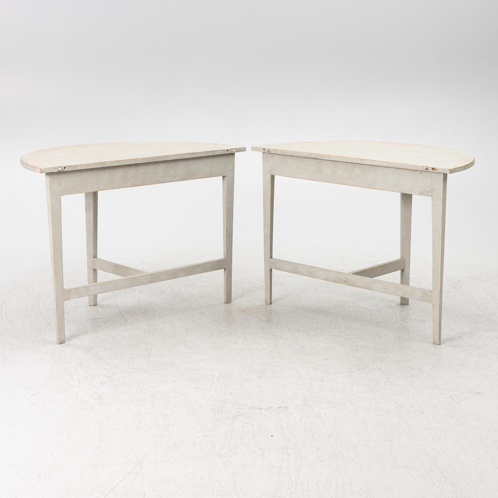 Dining table, 19th century.