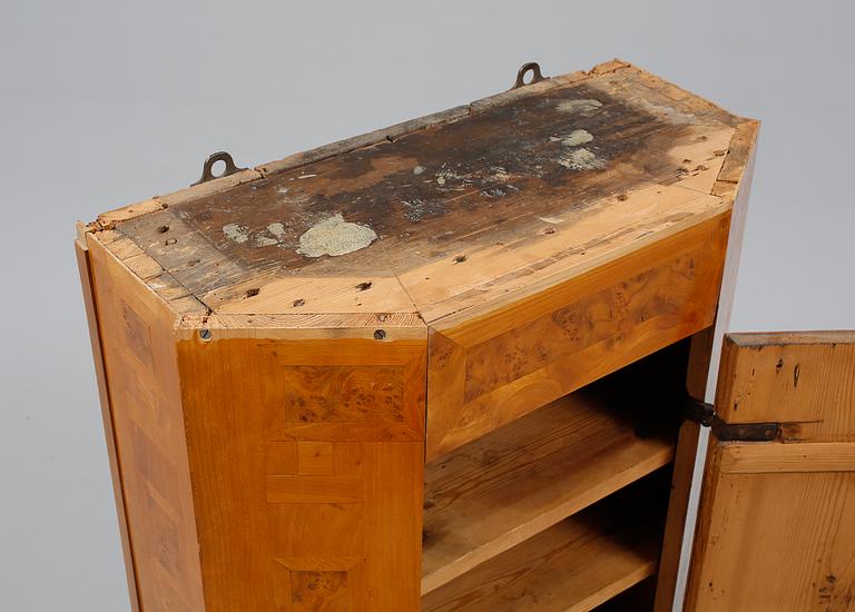 HÄNGSKÅP, 1800-tal.