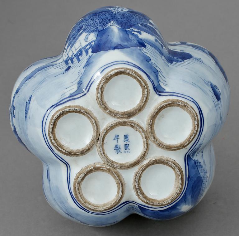 TULPANVAS, porslin, Kangxis märke, 1900-tal.