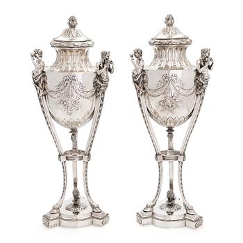 A pair of 'Historismus' silver cassolettes, pseudo marks, J.D. Schleissner & Söhne, Hanau, around 1920. Height 56 cm.