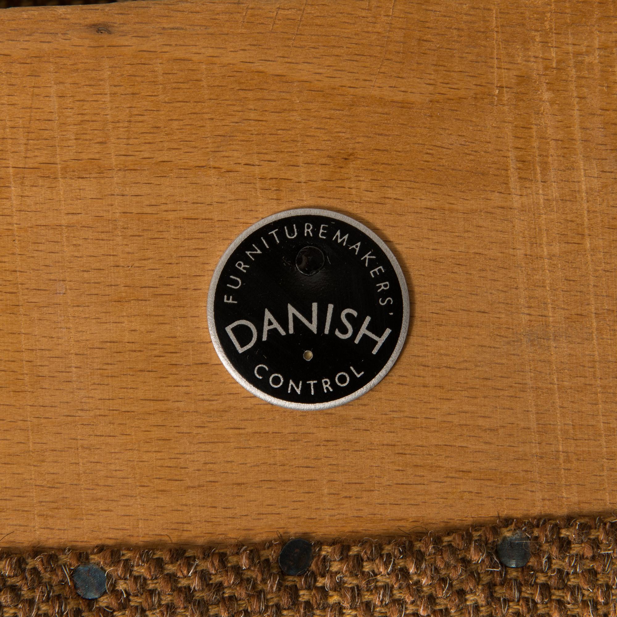 Hans J Wegner, fåtölj, "Bamse / Papa bear", AP-Stolen, Danmark, 1950-60-tal. Modellen formgiven år 1951.