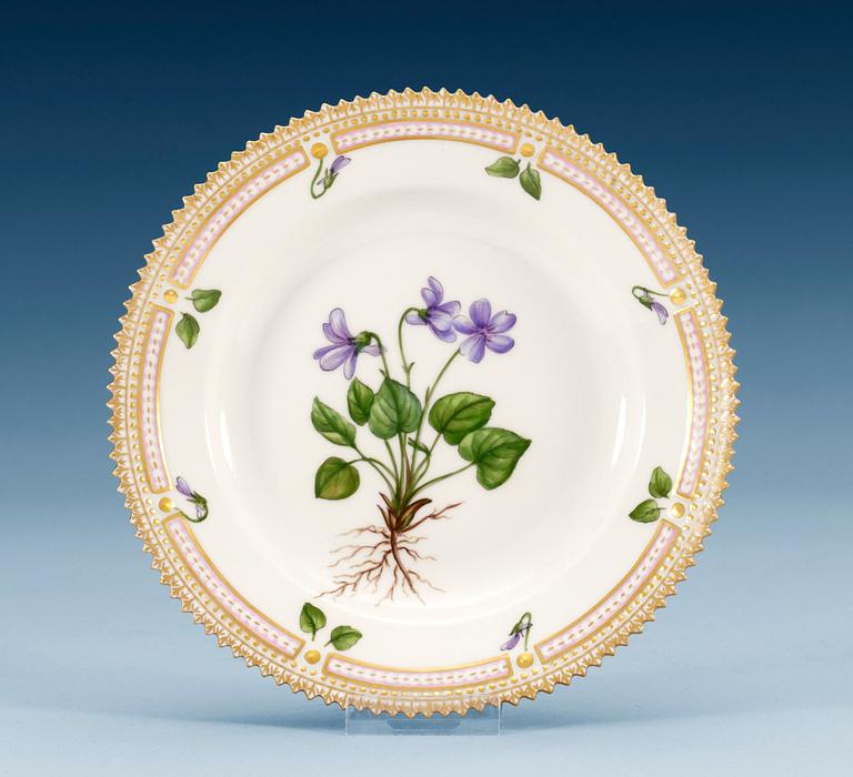 ASSIETTER, åtta stycken, porslin. "Flora Danica", Kongl. dansk, Danmark 1960-70-tal, modell 3551.