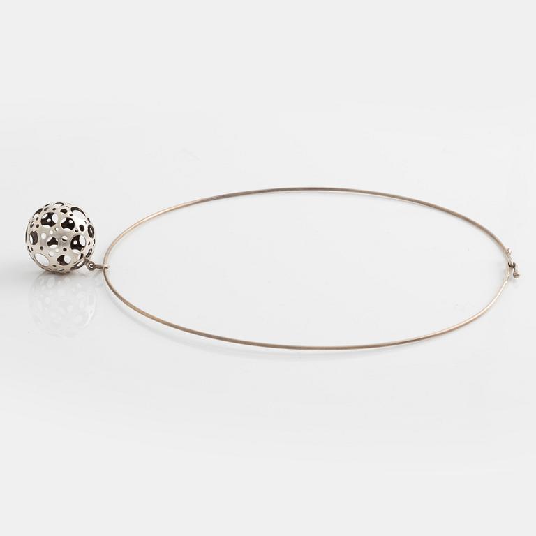 Liisa Vitali, necklace and ring, silver.