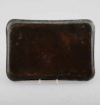 BRICKA SAMT VINKANNA, koppar samt emalj, Kina, 1800-/1900-tal.