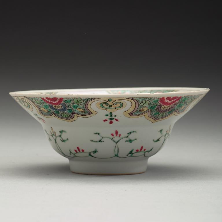 A famille verte bowl, Qing dynasty, Kangxi (1662-1722).