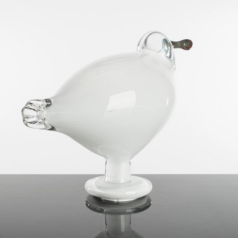 OIVA TOIKKA, figure, glass, signed, Nuutajärvi, Notsjö, Finland.