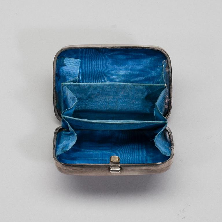 PORTMONNÄ, silver, Ryssland, S:t Petersburg ca 1900, totalvikt 58 g.