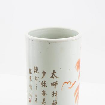 A brush vase decorated in red with buddhist lions and calligraphy, early 20th century.