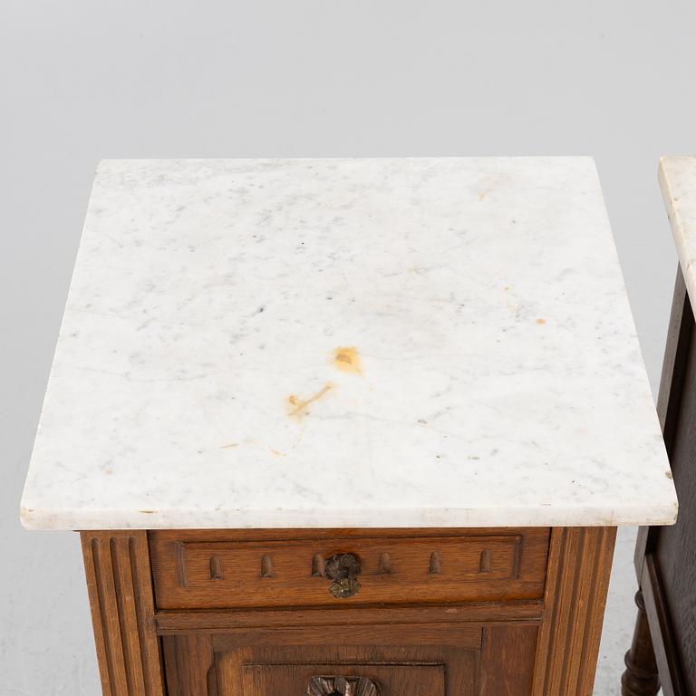 Á pair of bedside tables, circa 1900.