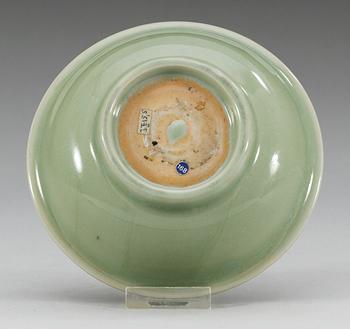 SKÅLFAT, porslin. Ming dynastin (1368-1644).