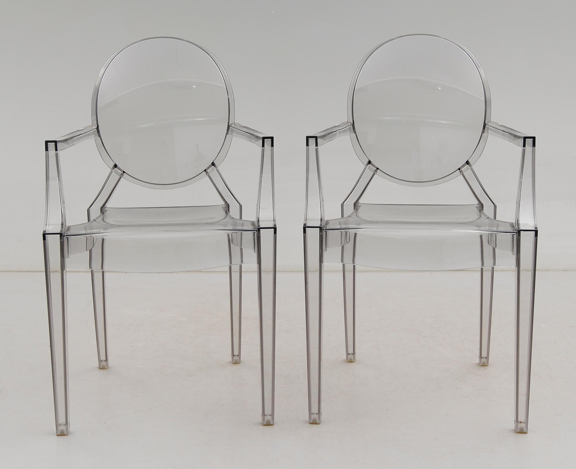 KARMSTOLAR, 1 par, "Louis Ghost", Philippe Starck för Kartell, 1900-/2000-tal.