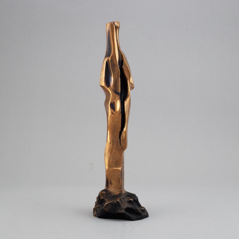 A signed bronze sculpture by Pipin Henderson.