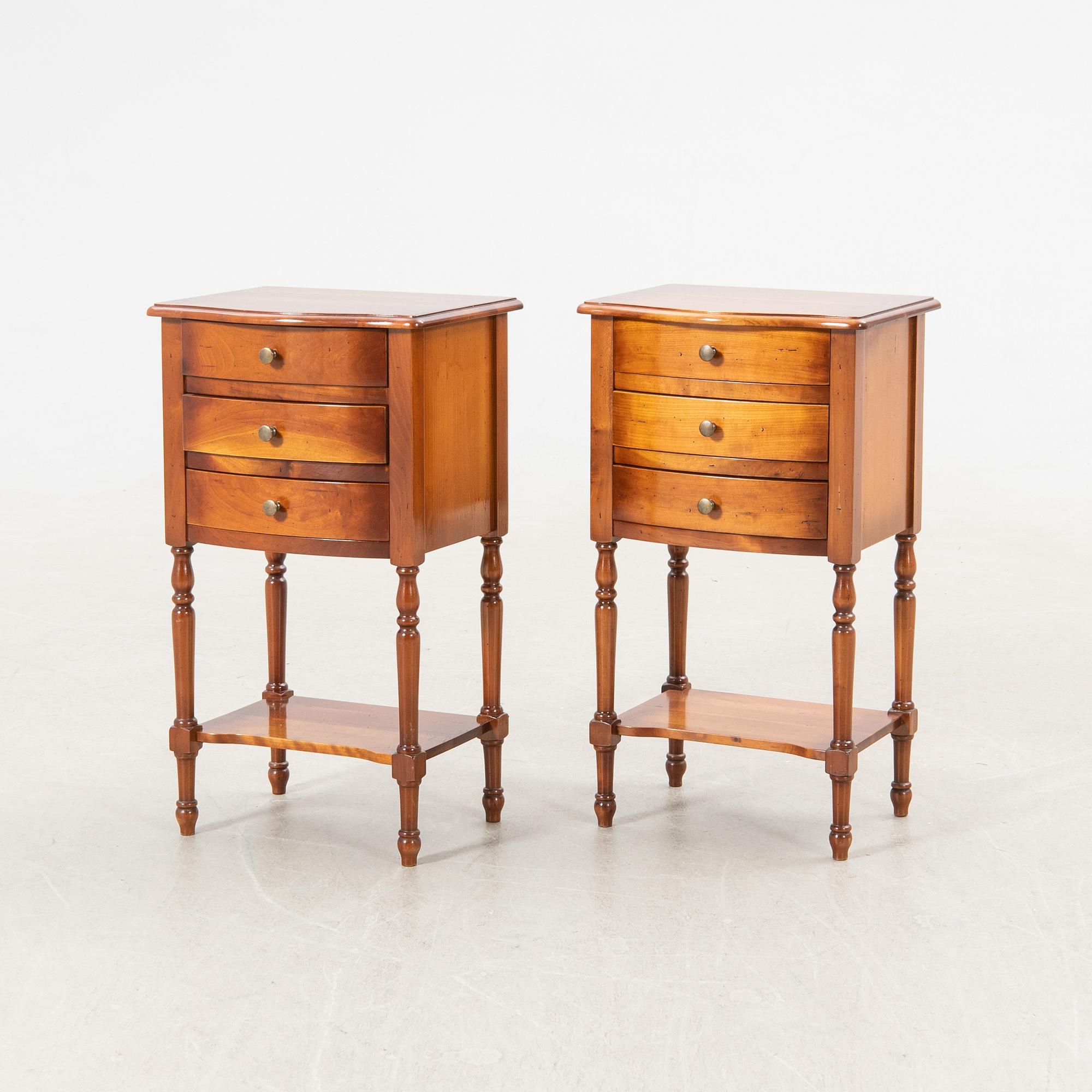 Sängbord, ett par, 1900-talets första hälft.