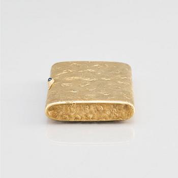 Etui, samorodok-teknik, guld 14K och safir, sannolikt av Alexander Lyubavin, S:t Petersburg 1908-1917.