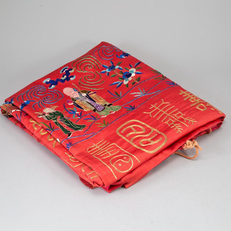 A large Chinese embroidred textile, early 20th Century.