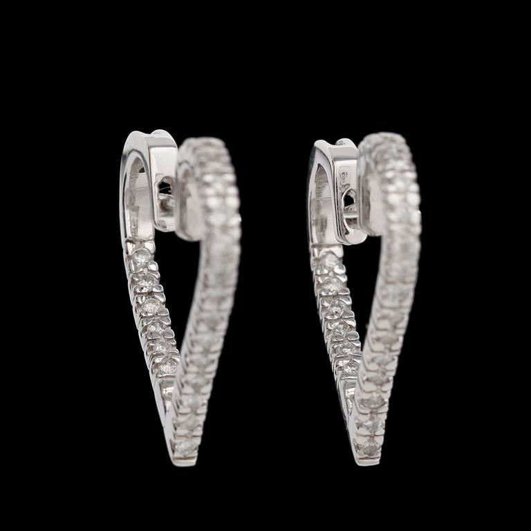 ÖRHÄNGEN, briliantslipade diamanter, tot ca 0.50 ct.