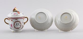 LOCKSKÅL SAMT FAT, 1 par, porslin, Kina, Qianlong 1736-1795.