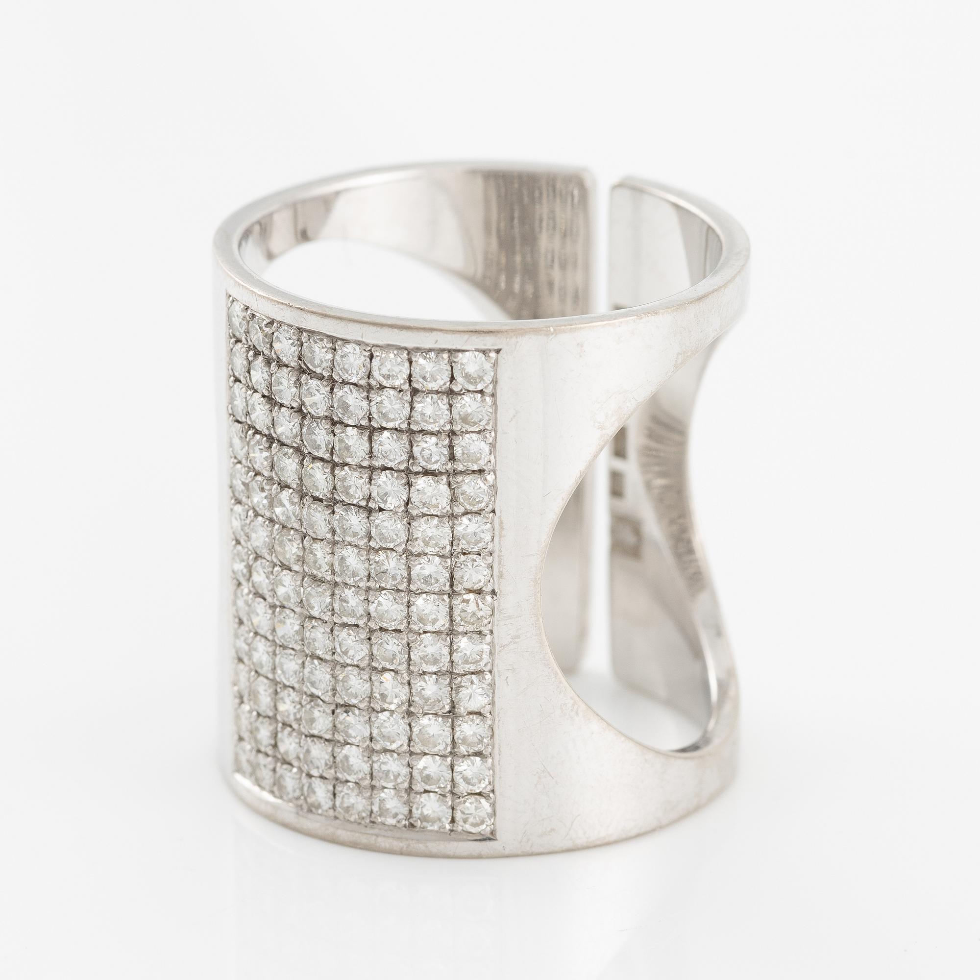 Sigurd Persson, Wolfgang, Gessl, 18K white gold with brilliant-cut diamonds.