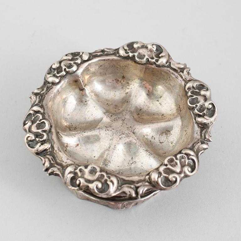 SALTKAR, silver, Ryssland 1851. Vikt ca 58 gram.