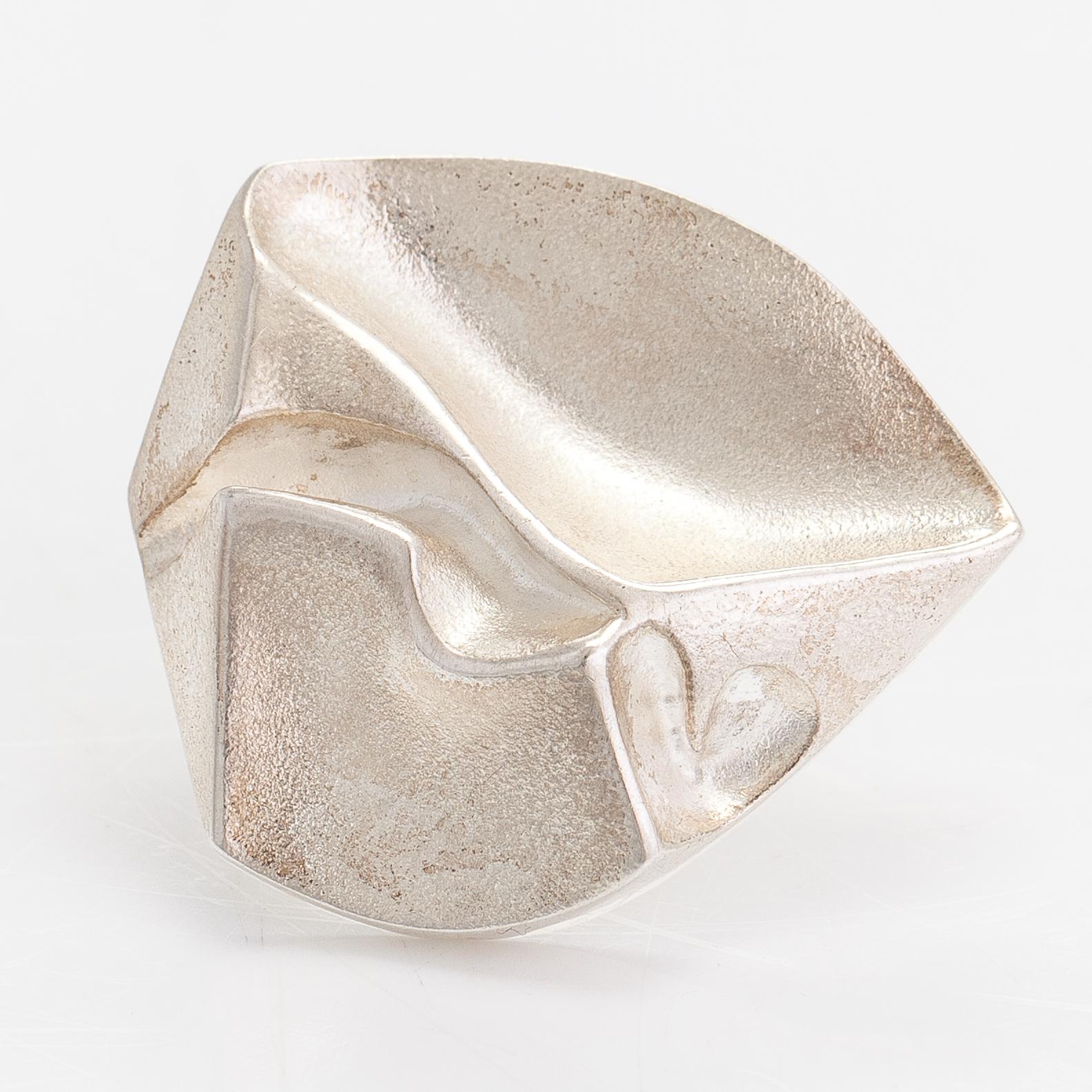 Björn Weckström, A sterling silver brooch 'Cuore di neve'. Lapponia 2002.