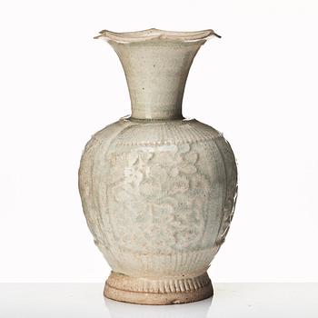 Vas, qinbaiporslin. Yuandynastin (1260-1368).