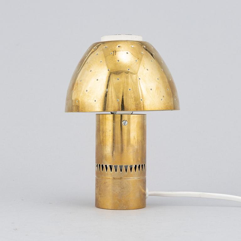 Hans-Agne Jakobsson, a model B221 'Lysina' brass table lamp, Markaryd, Sweden.
