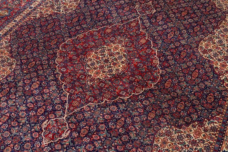Carpet, oriental, approx. 405 x 305 cm.