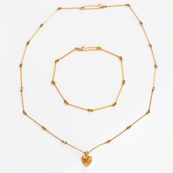 Björn Weckström, a 14K gold 'Heart' necklace and bracelet, Lapponia 1971 and 1978.