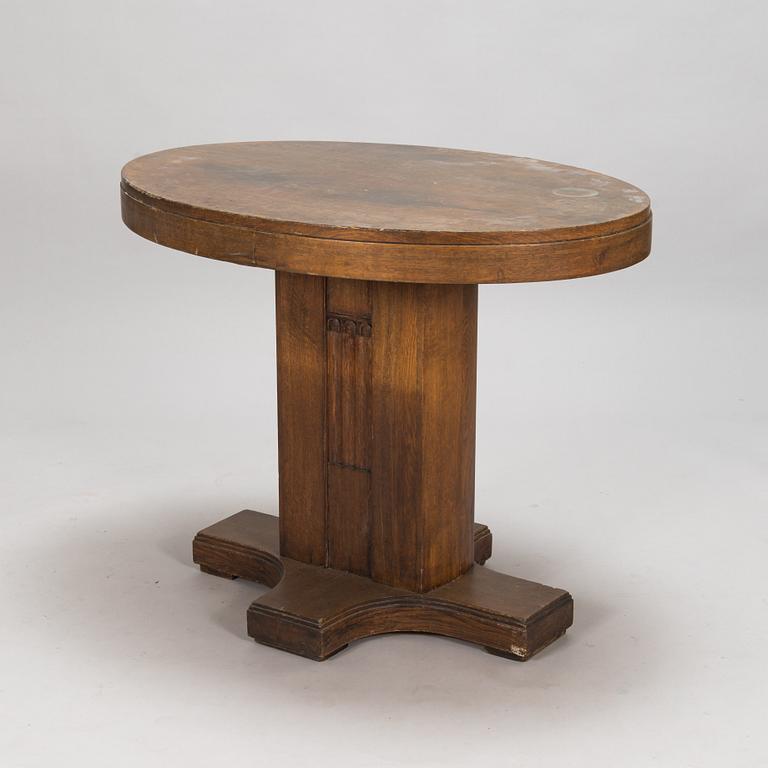 Eliel Saarinen, pöytä ja tuoleja, 4 kpl, Huonekaluliike Mikko Nupponen 1900-luvun alku.