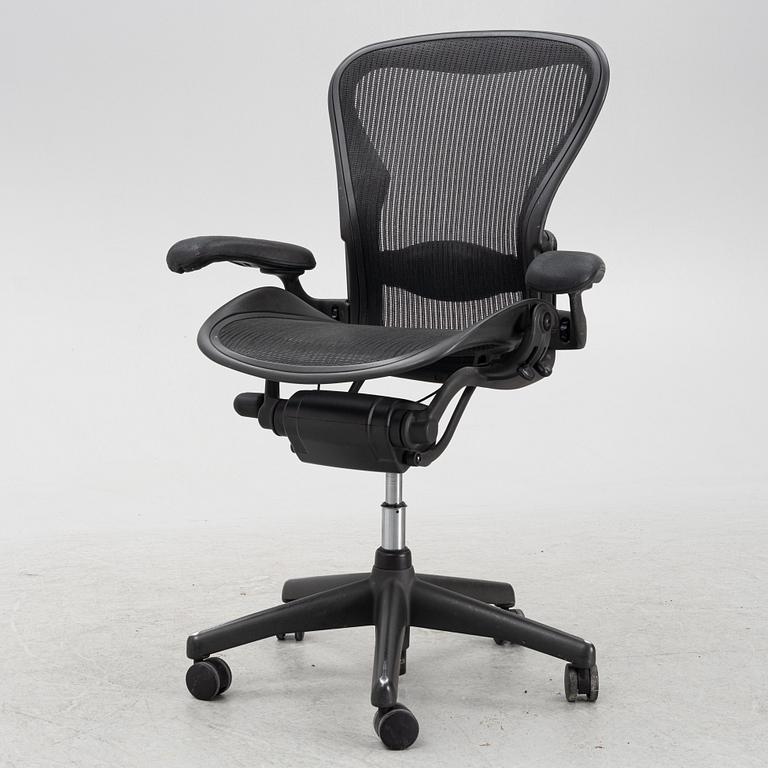 Don Chadwick/Bill Stump, desk chair, "Aeron", Herman Miller.