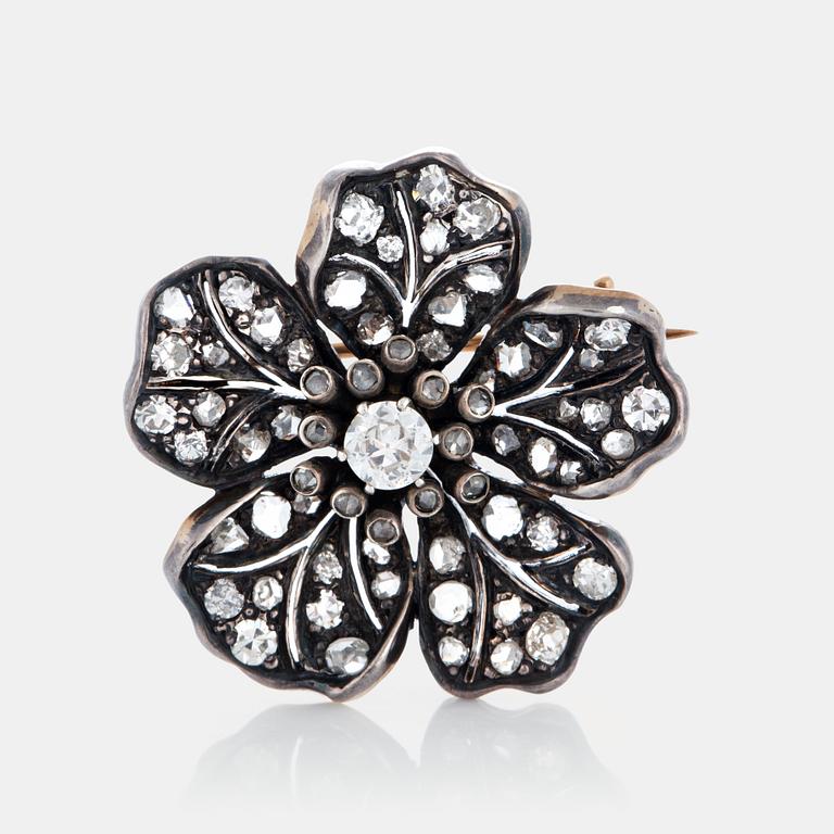 Blombrosch med gammal-, åttkant- och rosenslipade diamanter.