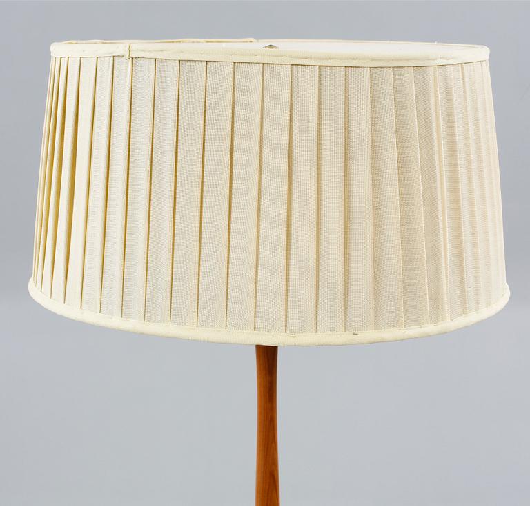 A mid 20th century floor lamp.