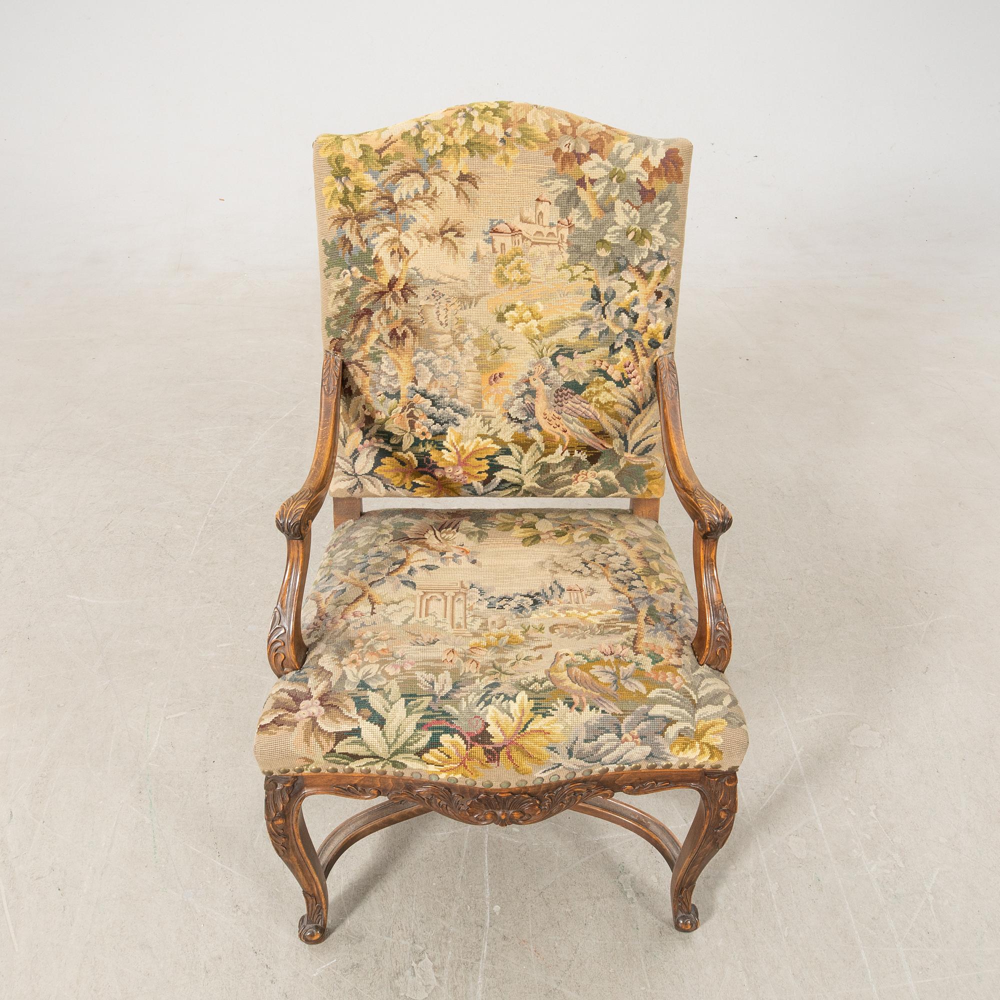 Karmstol 1900-talets första hälft.