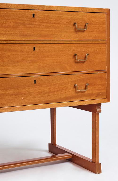 Josef Frank, a mahogany chest of drawers, model nr 2016, Svenskt Tenn, probably 1940-50's.