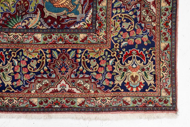 Carpet. Tabriz, approx. 320 x 250 cm.