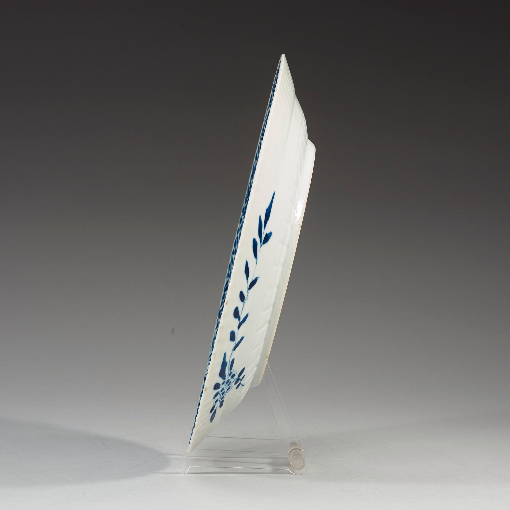A blue and white carp dish, Qing dynasty, Kangxi (1662-1722).